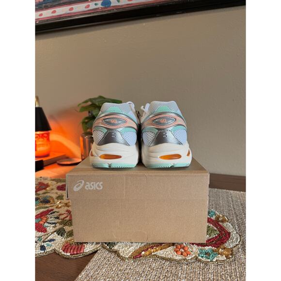 Asics GT-2160 Miami Dolphins White Metallic Silver Aqua Blue Orange 1203A275 108 - Picture 4 of 9